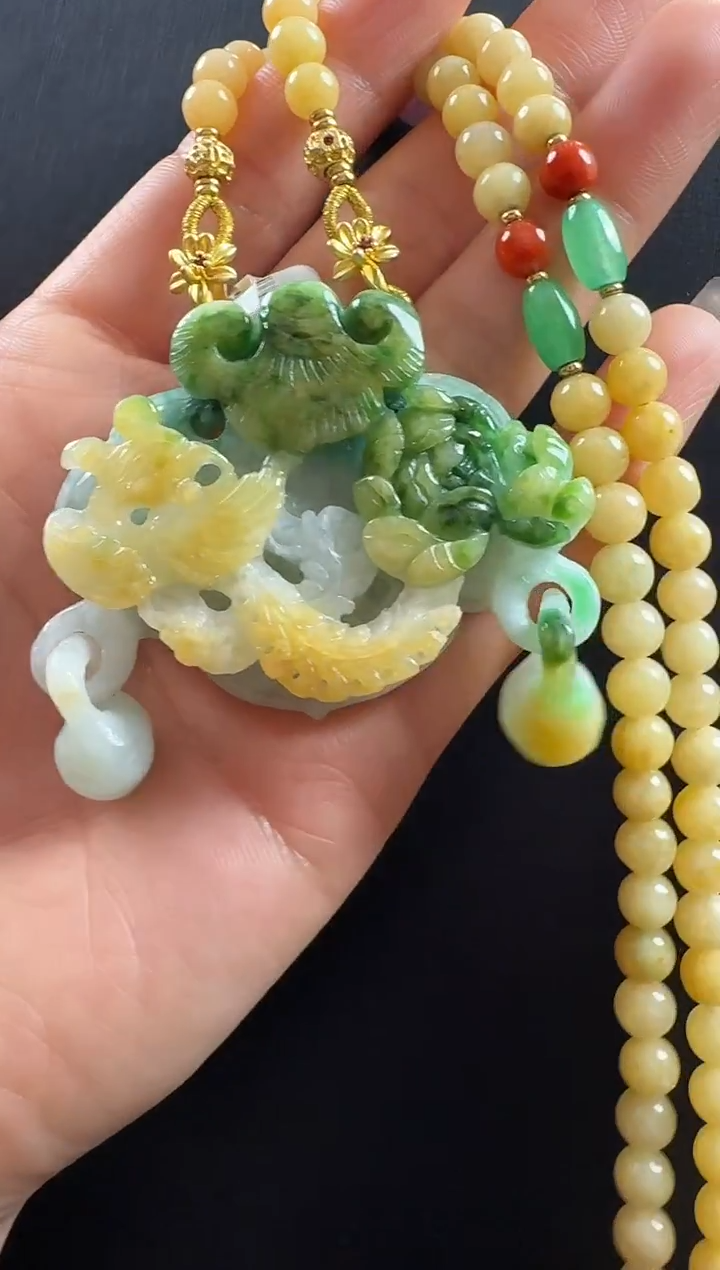 颈饰未镶嵌翡翠凤穿牡丹