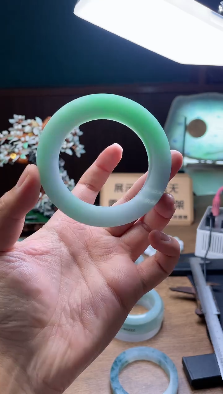【闪购商品】定制翡翠手镯未镶嵌定制
