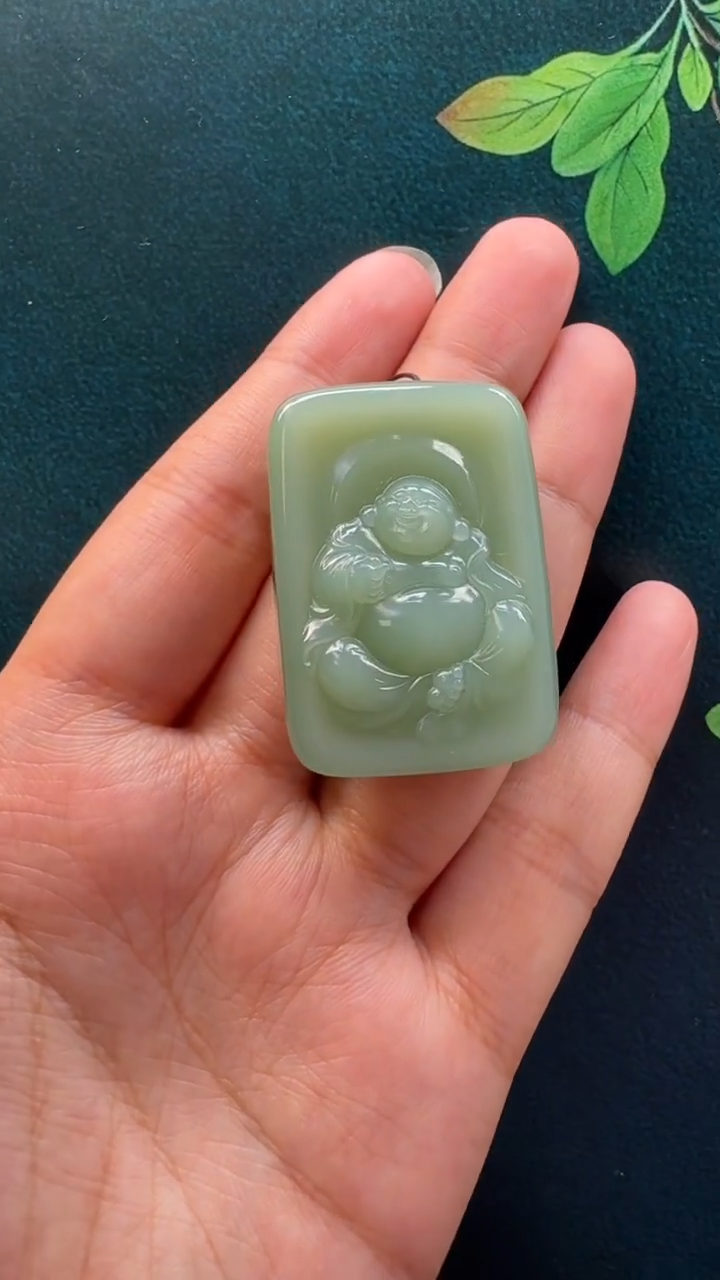 颈饰未镶嵌和田玉吊坠