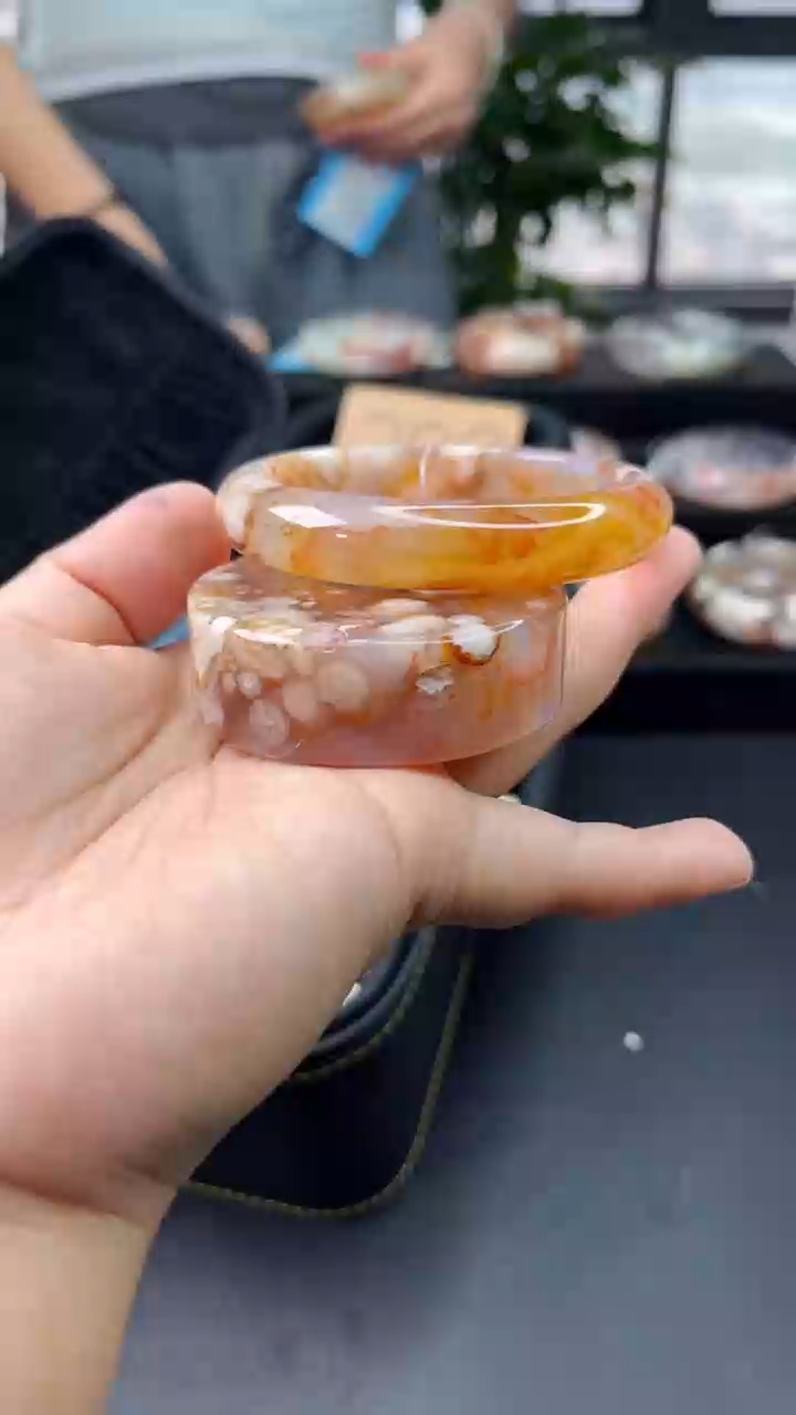 【闪购商品】石英质玉手镯未镶嵌赠送镯心（圈口