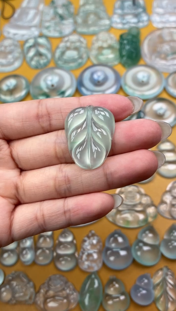 吊坠(不含链)未镶嵌翡翠3 叶子 29.2 22.5 4.9