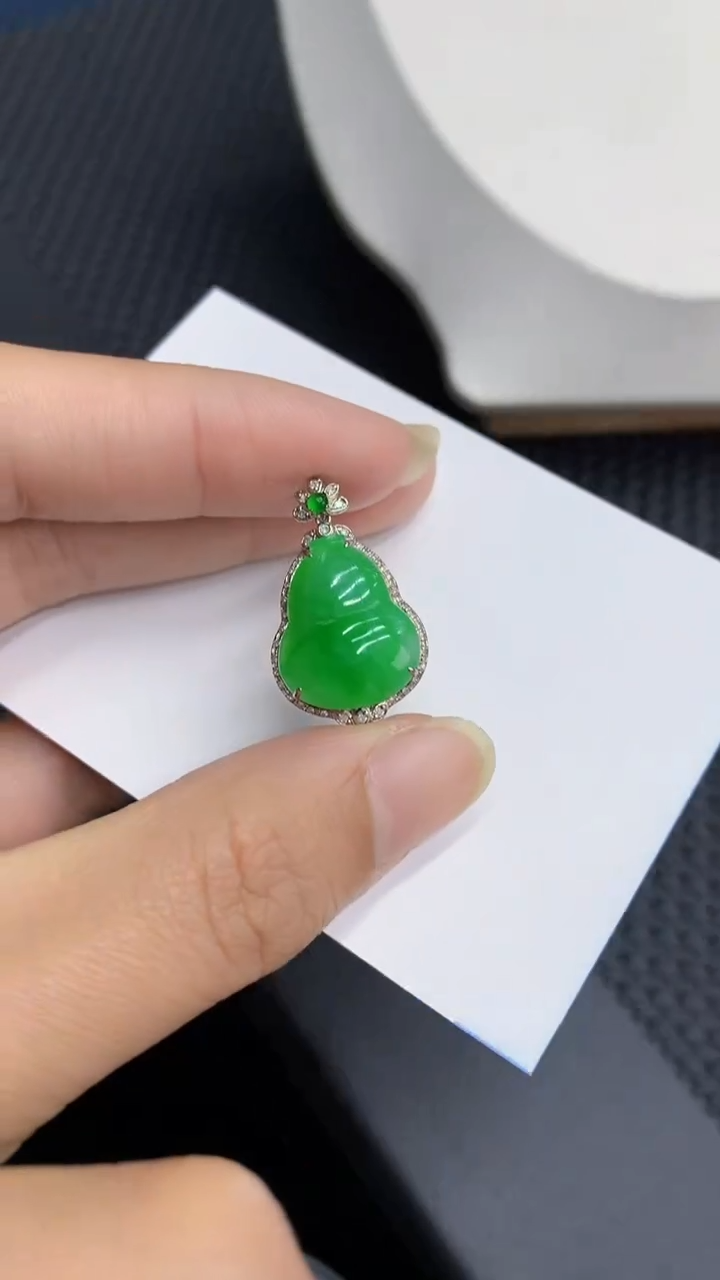 【闪购商品】翡翠颈饰18K金镶嵌            8