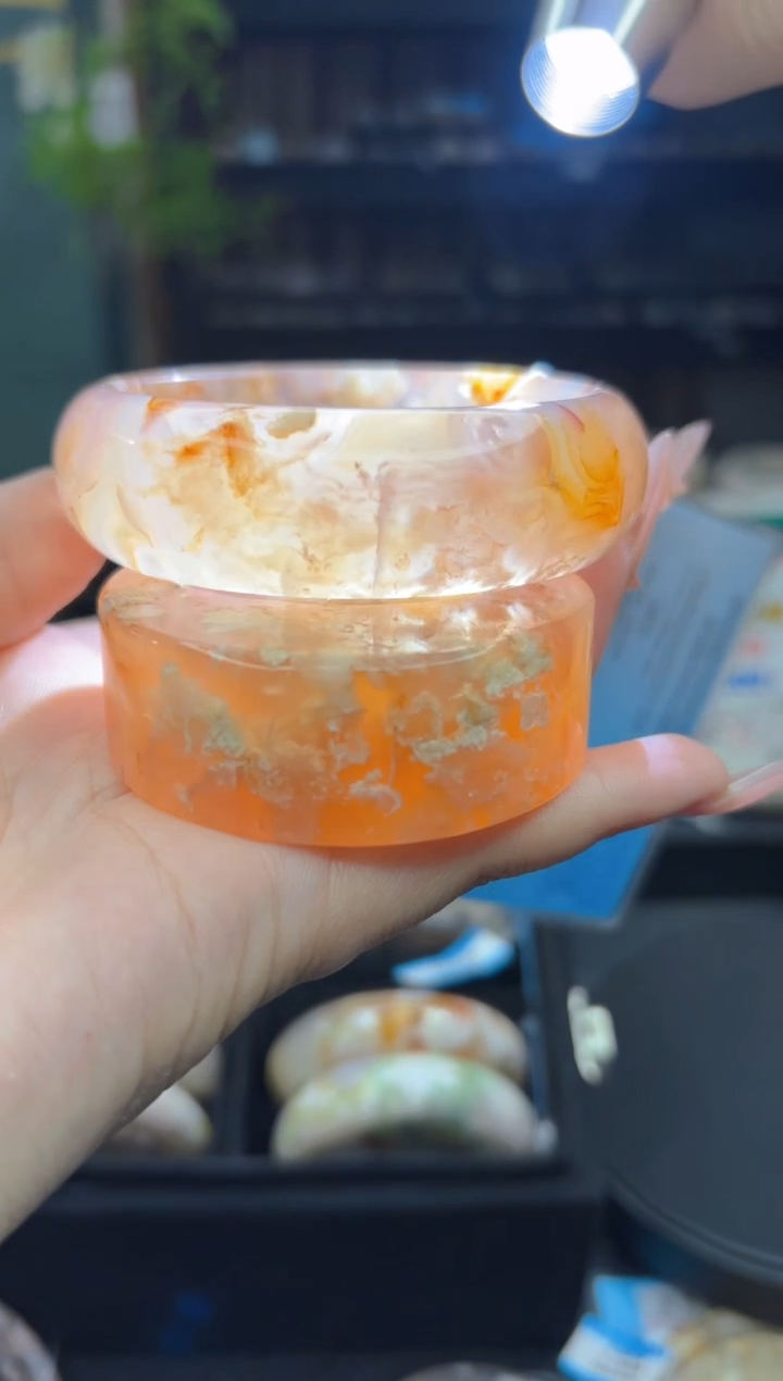 【闪购商品】石英质玉手镯未镶嵌53（63圈赠送镯心）