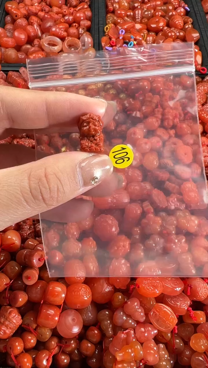 【闪购商品】南红玛瑙颈饰未镶嵌1