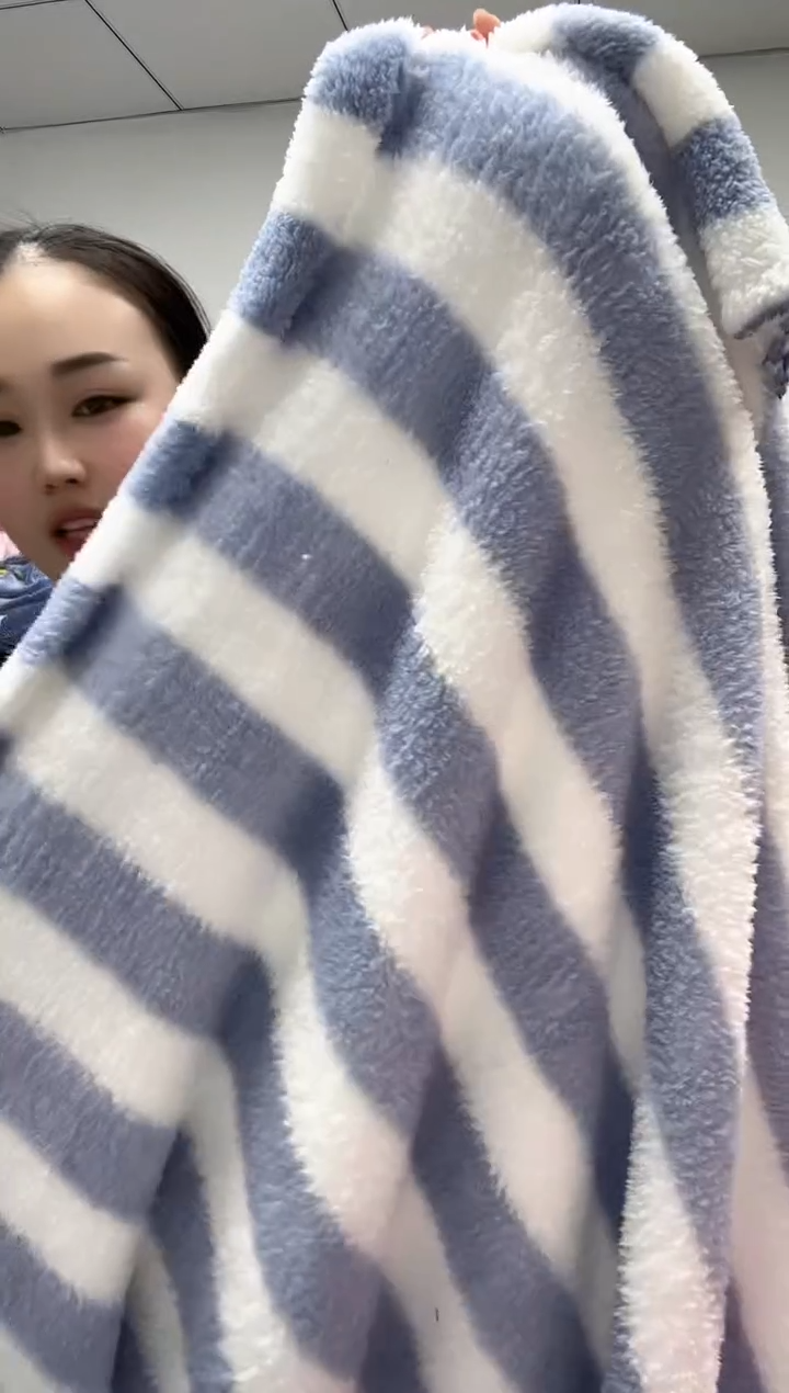 法兰绒2.4X1.8左右以主播介绍为准