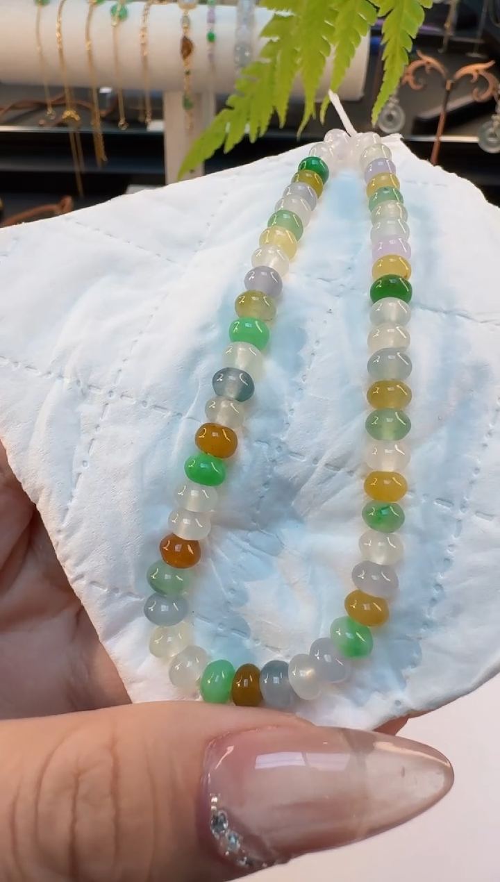 【闪购商品】翡翠颈饰未镶嵌手串