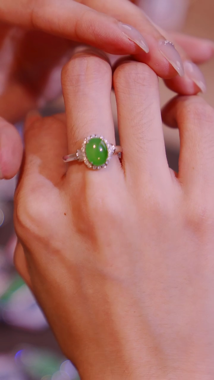 18K金镶嵌戒指翡翠a29