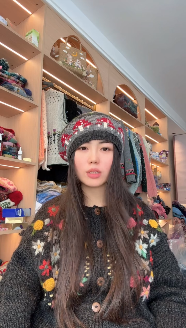 羊毛灰色蘑菇贝雷帽