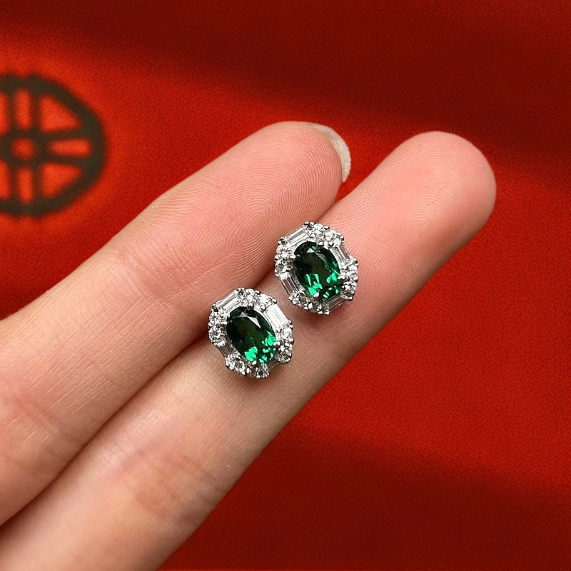 阿鲁沙-典藏轻奢培育祖母绿-精工银镀厚金耳饰867银针
