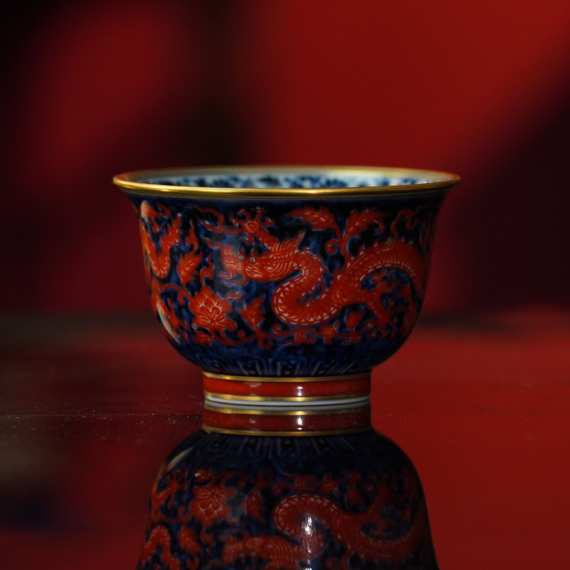 舜瓷天工一品  矾红描金龙杯炉式