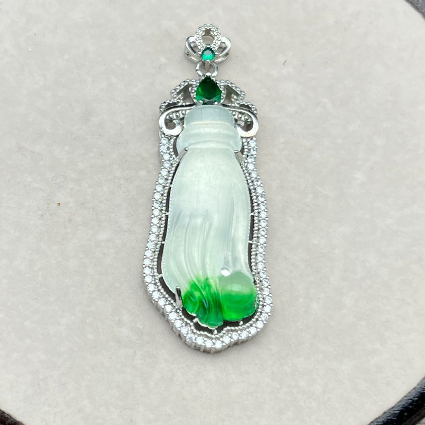 A13 镶嵌冰飘花掌上明珠挂坠 时尚精美  (多样性发其一)