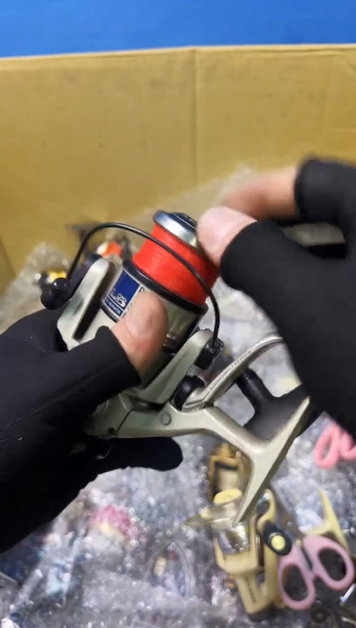 阿*微瑕钓鱼轮，直播间讲解为准，看清楚再拍，如有拆卸不退换