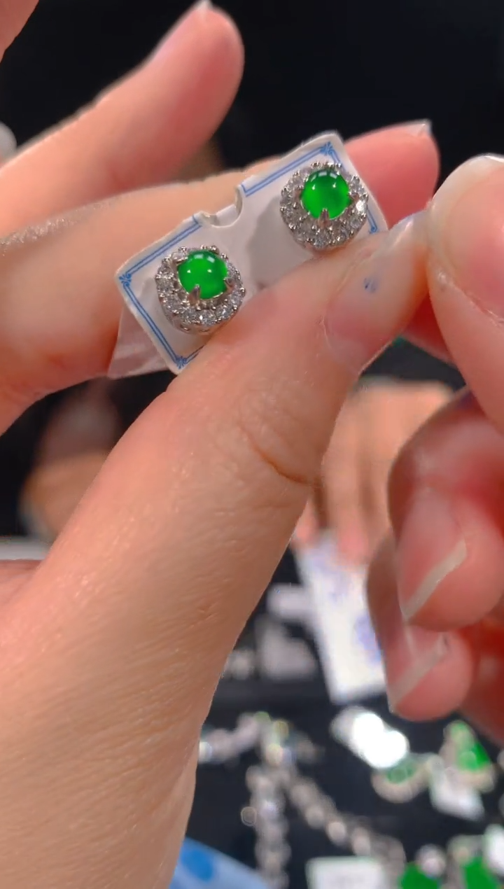 【闪购商品】定制翡翠未镶嵌24定制翡翠，多样性发货（发其一）