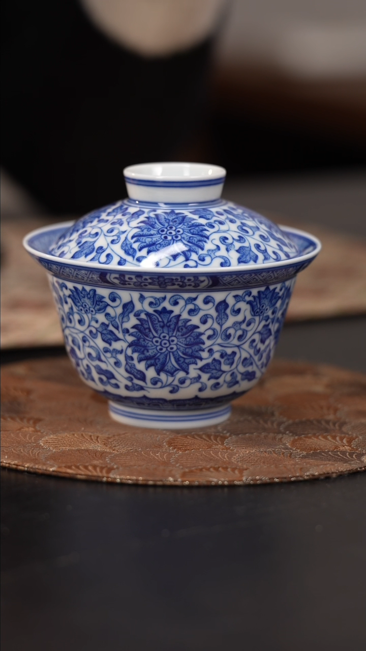 【闪购商品】杯看山柴窑青花缠枝