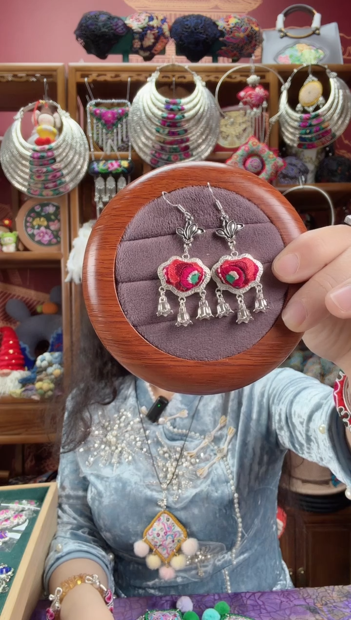 刺绣耳环105甜甜家