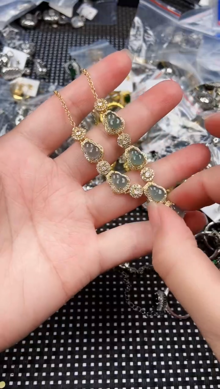 翡翠未镶嵌耳饰1111111111