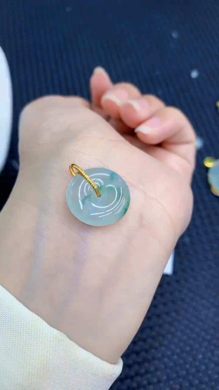 【闪购商品】翡翠颈饰18K金镶嵌            8