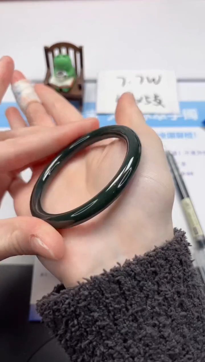 【闪购商品】和田玉手镯未镶嵌V268-55.2