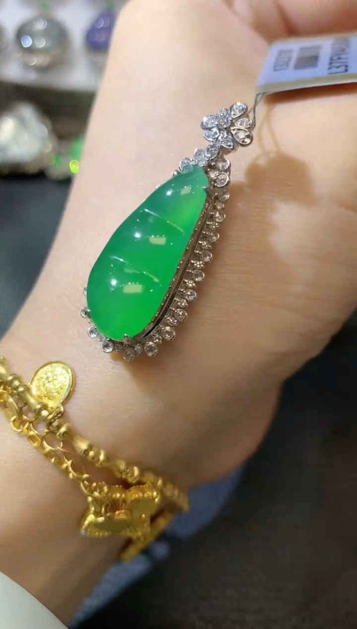 翡翠18K金镶嵌吊坠(不含链)C7翡翠