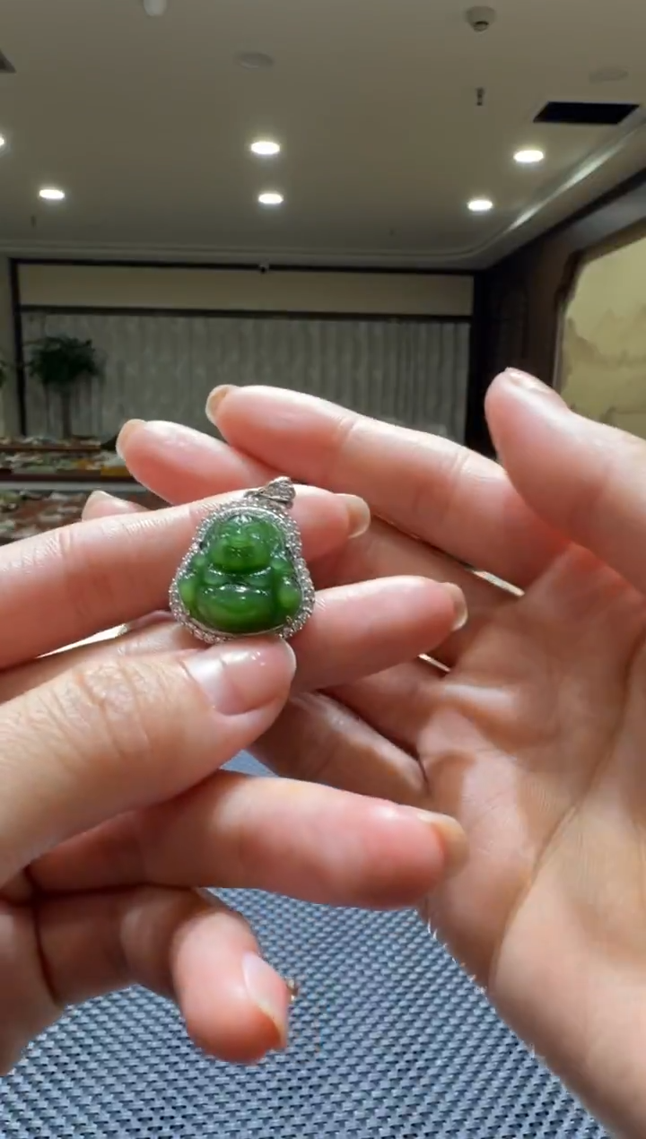 颈饰未镶嵌和田玉挂件