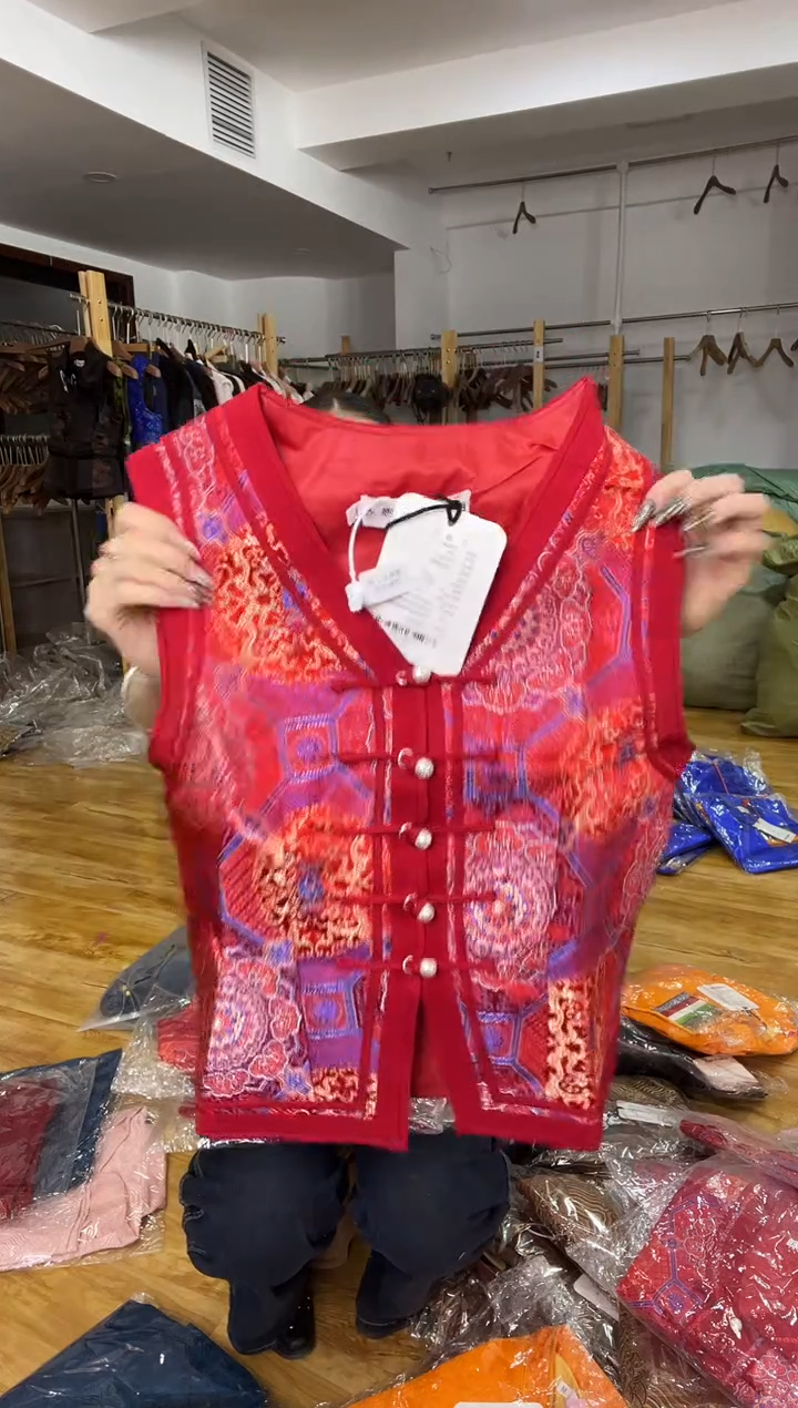 马甲       M码       80-105斤