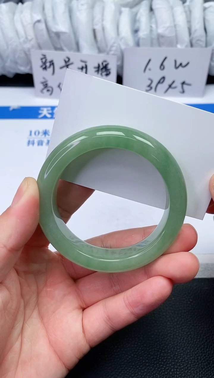 【闪购商品】石英质玉手镯未镶嵌Q878