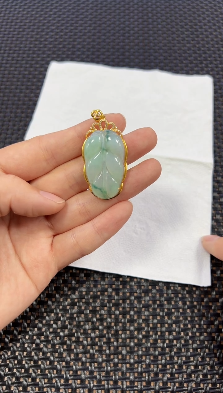 【闪购商品】翡翠吊坠(不含链)18K金镶嵌叶子（多样性发一件）