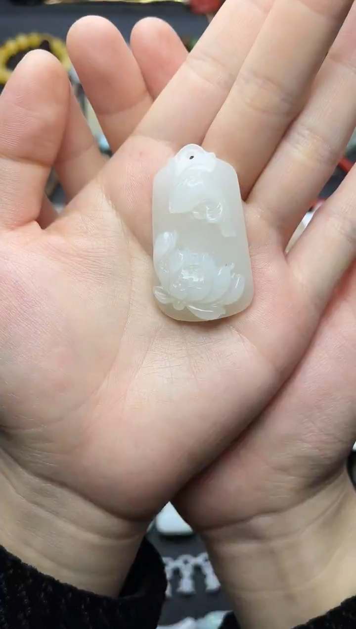 颈饰未镶嵌和田玉连年有鱼06