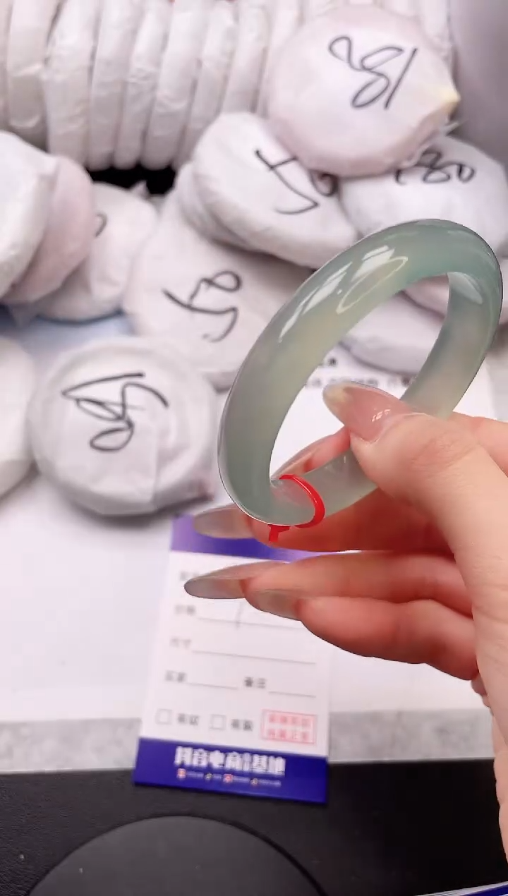 【闪购商品】石英质玉手镯未镶嵌22L99-54