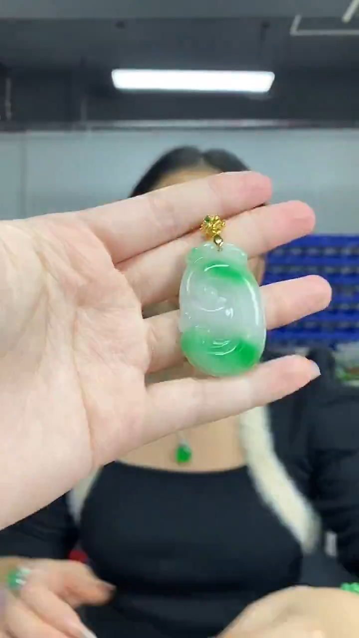 颈饰未镶嵌翡翠多样性发其一颜色微差