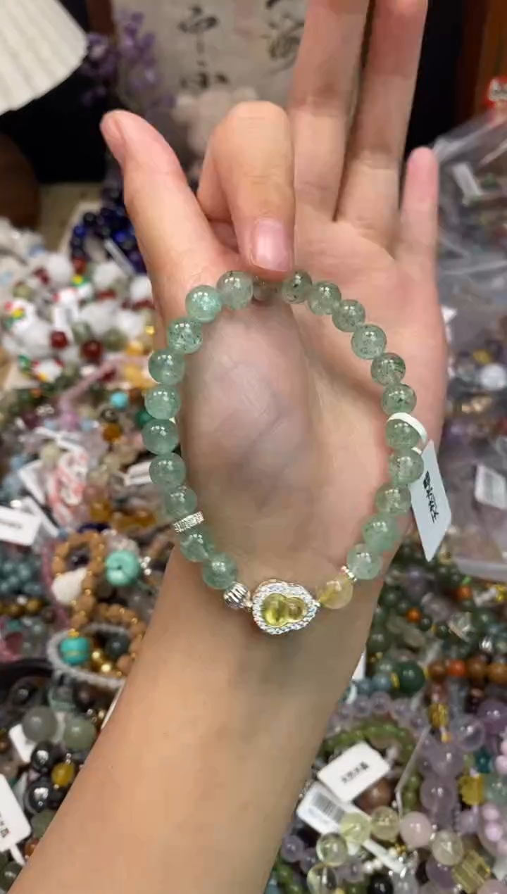 未镶嵌石英质玉手饰361