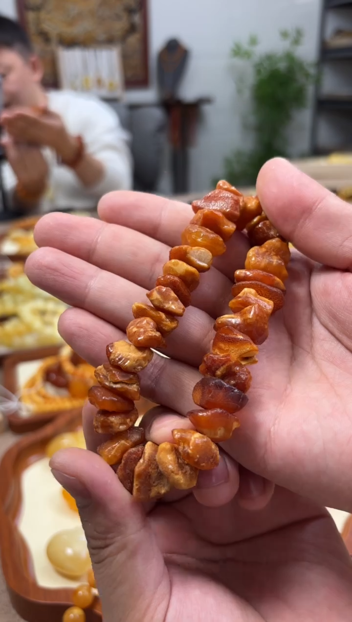 【闪购商品】蜜蜡裸石未镶嵌原石手串28.7g