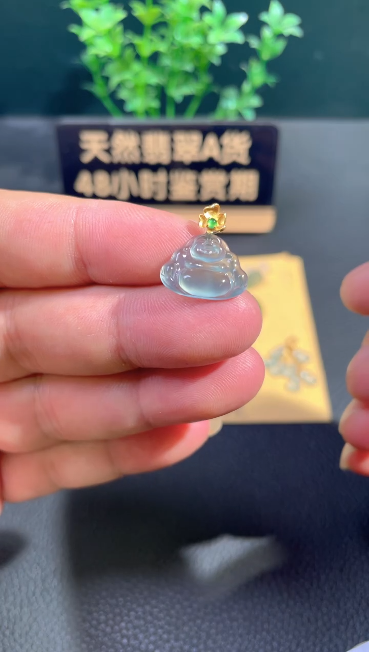 颈饰18K金镶嵌翡翠翡翠