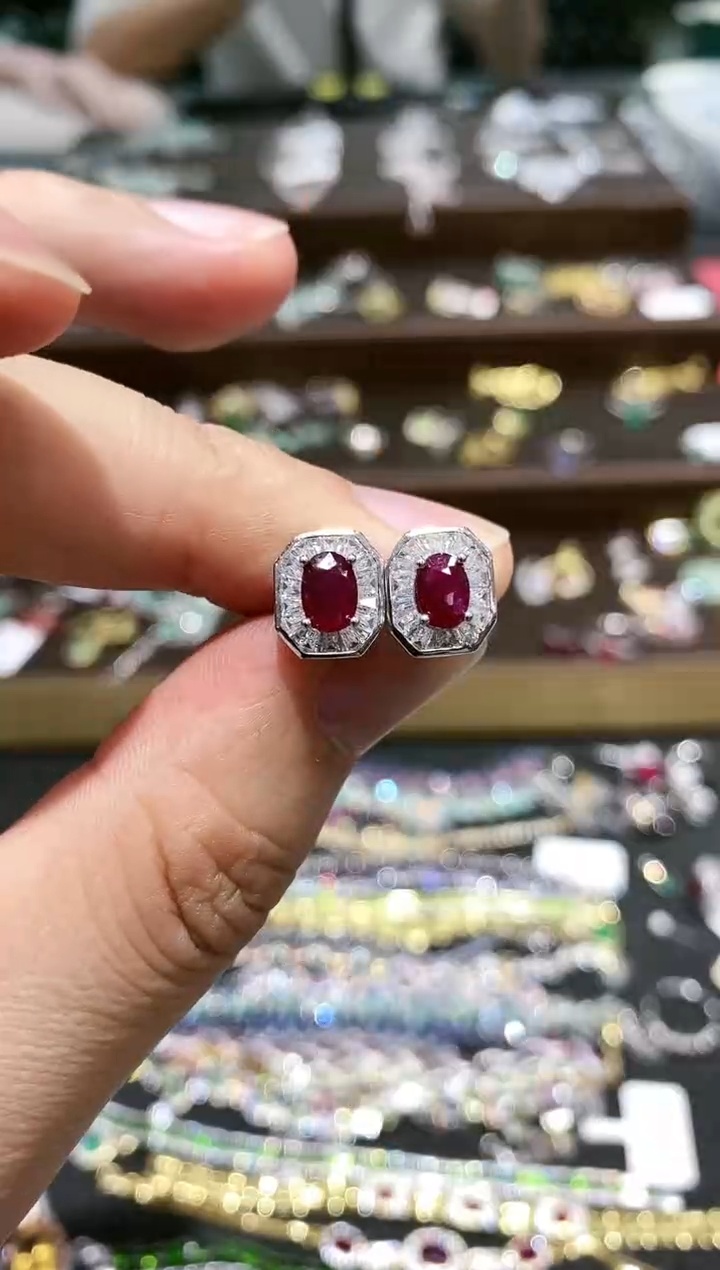 【闪购商品】红宝石耳饰银S925镶嵌耳钉