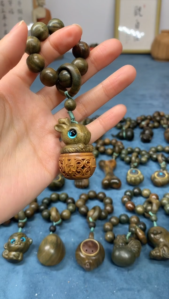 【闪购商品】维腊木（绿檀）把件小鹿香囊 送1瓶香味