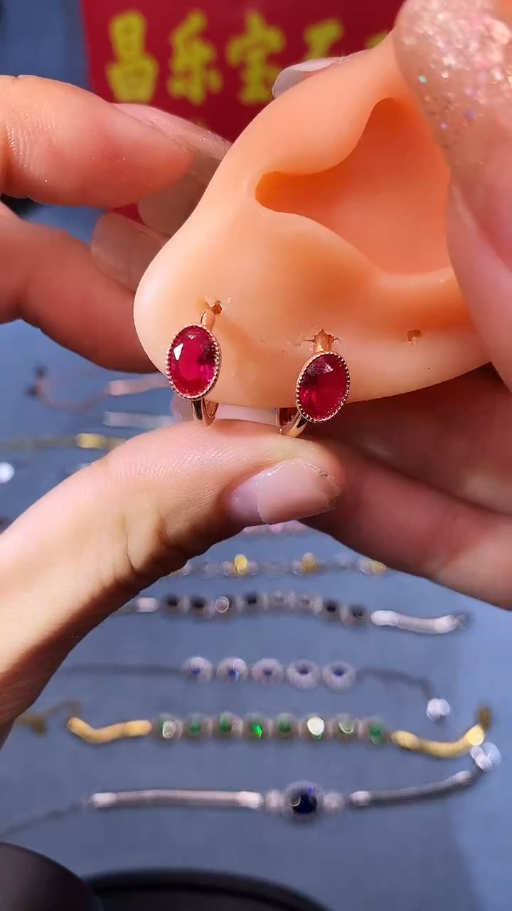 【闪购商品】红宝石耳饰银S925镶嵌1111