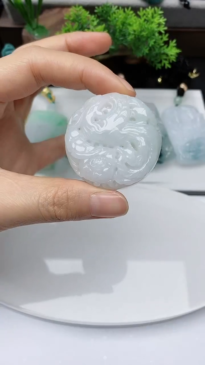 【闪购商品】翡翠颈饰未镶嵌        