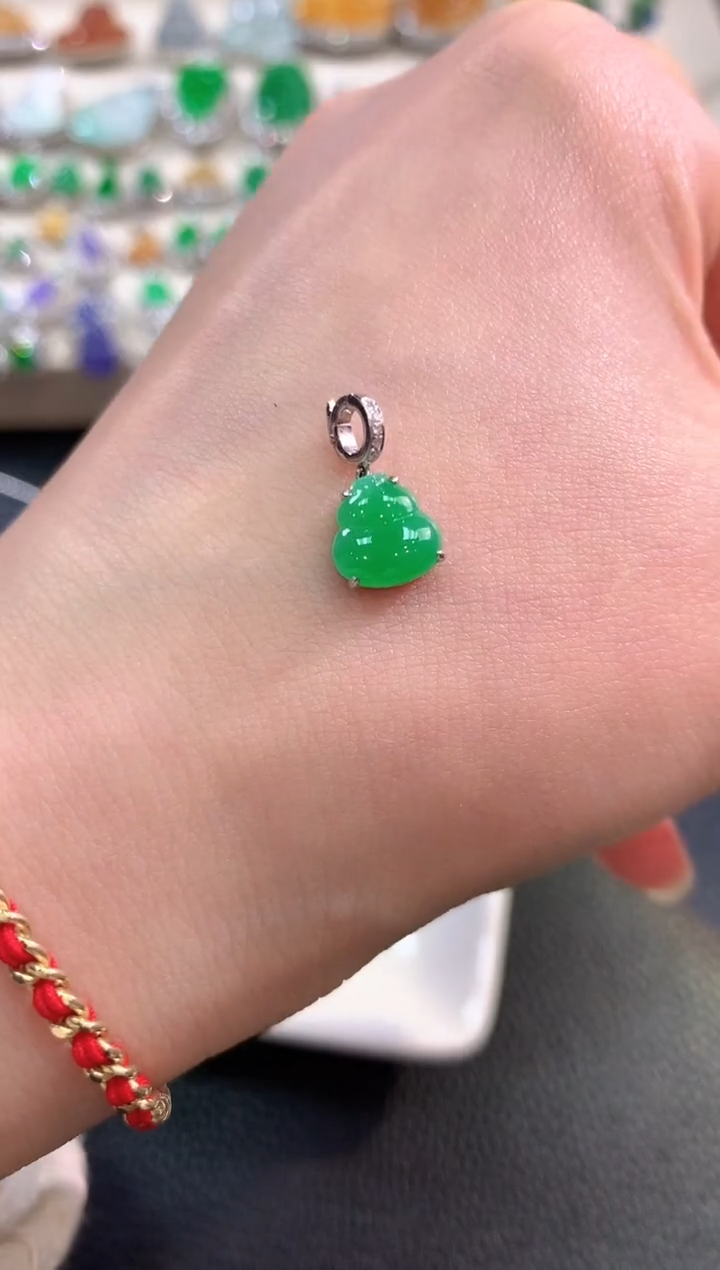 【闪购商品】翡翠吊坠(不含链)18K金镶嵌m7不退换