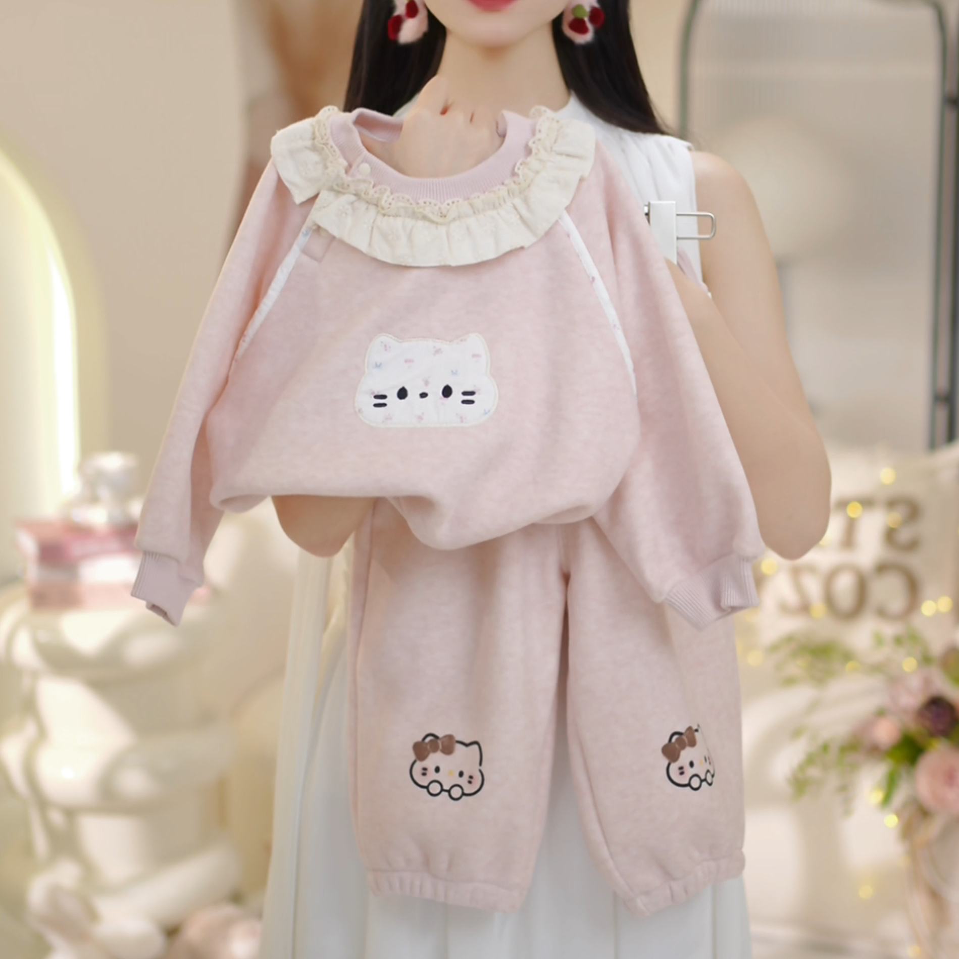 【现货】女童2026秋冬季新款花边领加绒加厚卫衣束脚裤套装C23806