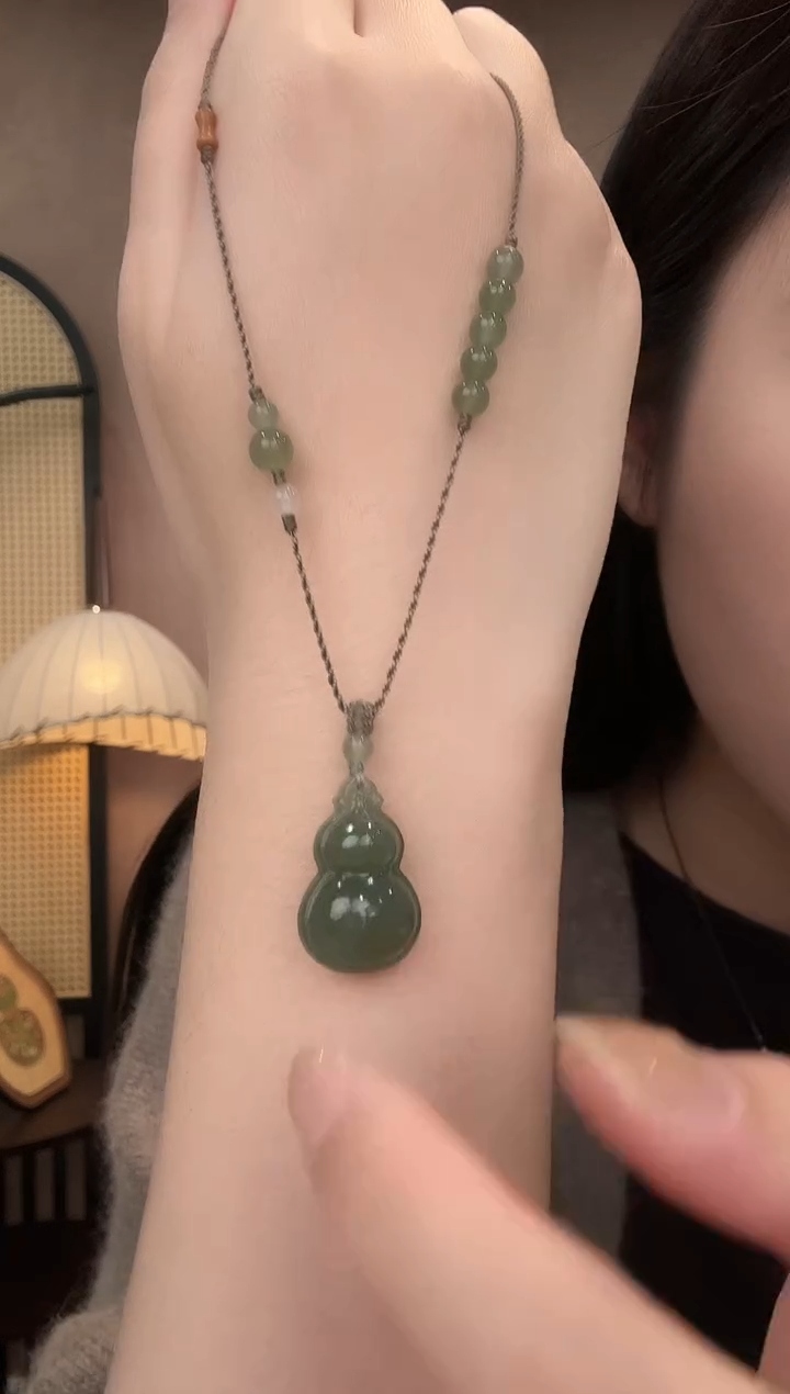 吊坠(赠链)未镶嵌和田玉高冰湖水绿专柜新款立体胖葫芦25*16*11.3