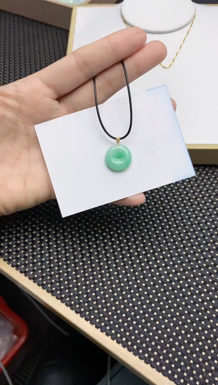 【闪购商品】翡翠颈饰18K金镶嵌75天然A货翡翠