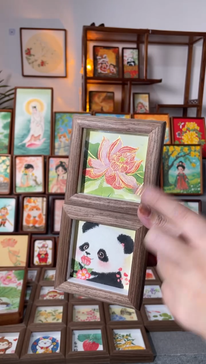 【闪购商品】国画【花花熊猫荷荷美美】手绘国画摆台