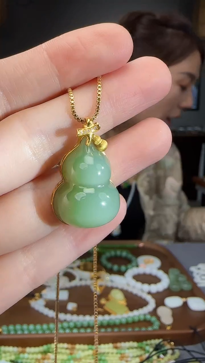 和田玉18K金镶嵌吊坠(不含链)1