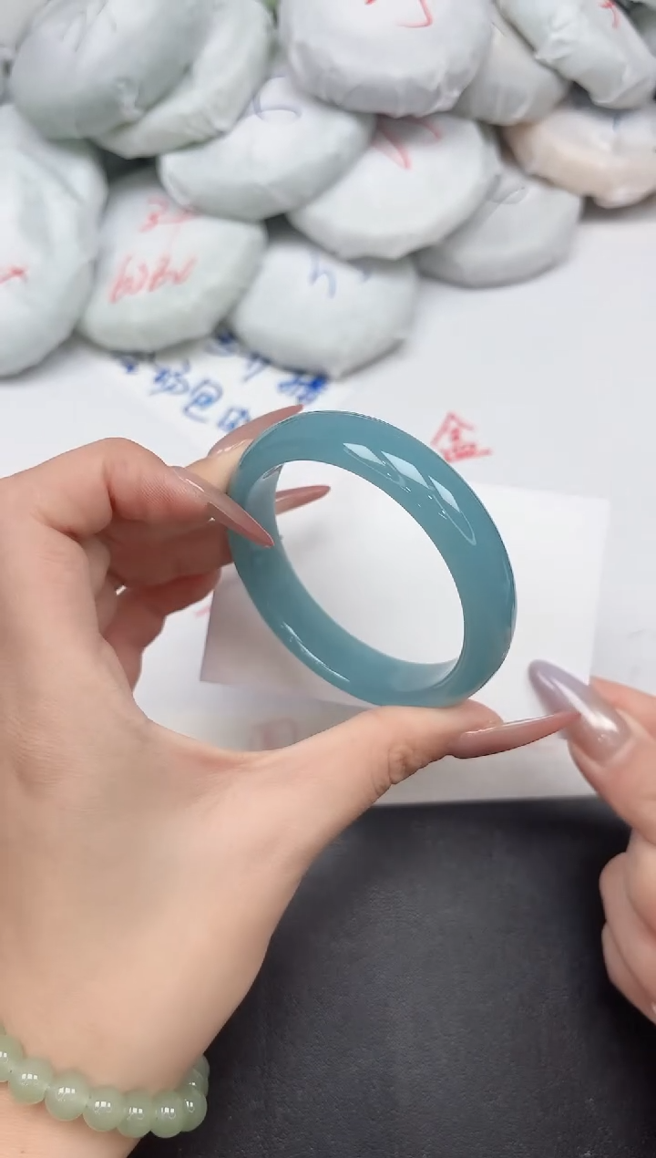 未镶嵌手镯石英质玉135-55.3