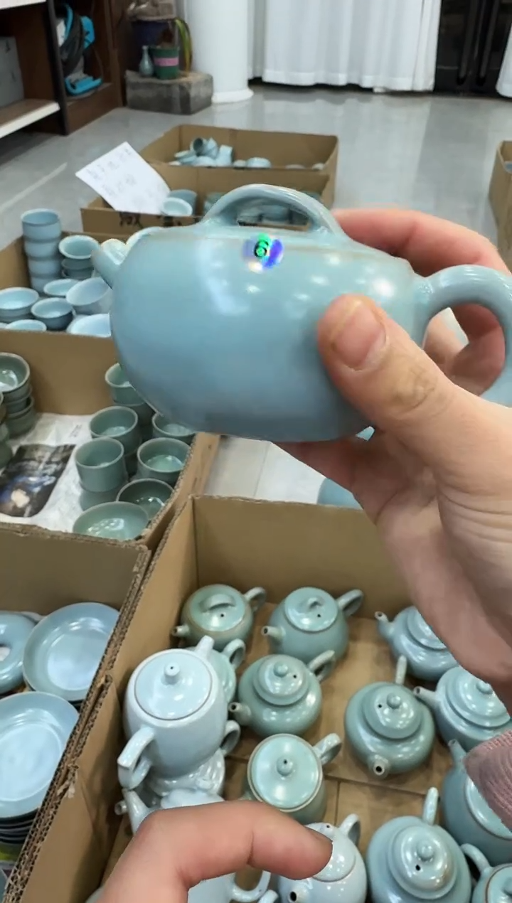 【闪购商品】杯仿古天青坦克壶纯手工瑕