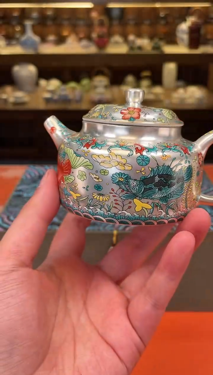 【闪购商品】2296鱼藻纹纯手工德钟壶      