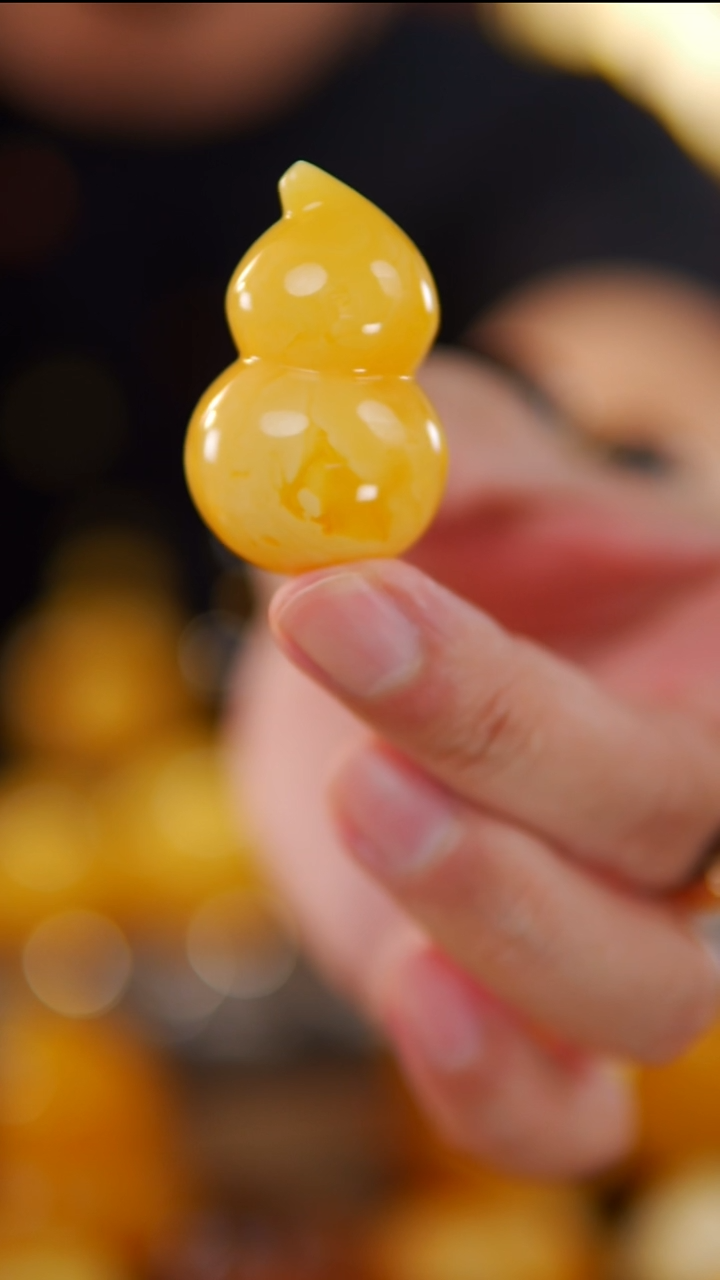 裸石琥珀未镶嵌17.66焦皮料葫芦