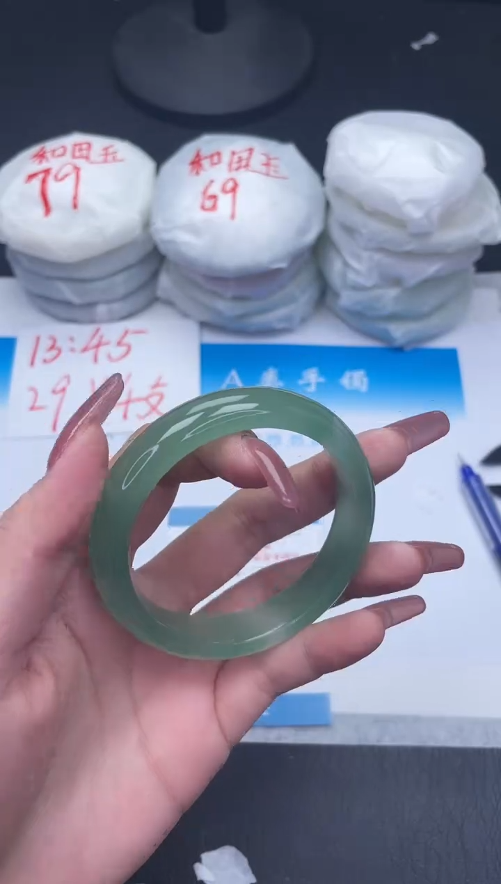 【闪购商品】石英质玉手镯未镶嵌152-54