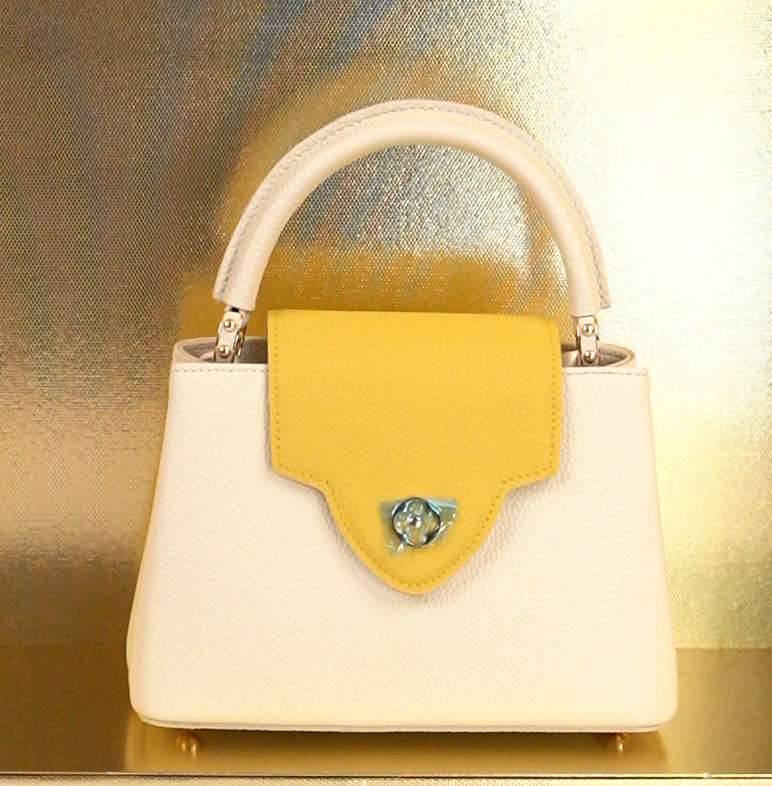 38（全新未拆封）轻奢时尚潮流气质单肩斜跨女士包包 23*9*15cm