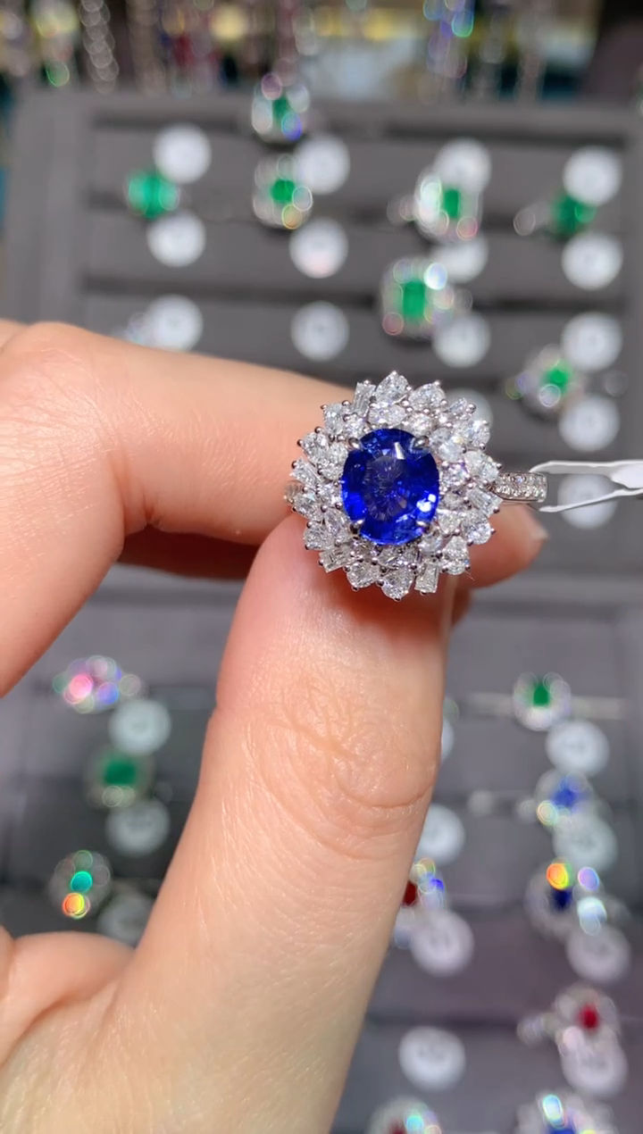 【闪购商品】蓝宝石戒指18K金镶嵌1.53CT